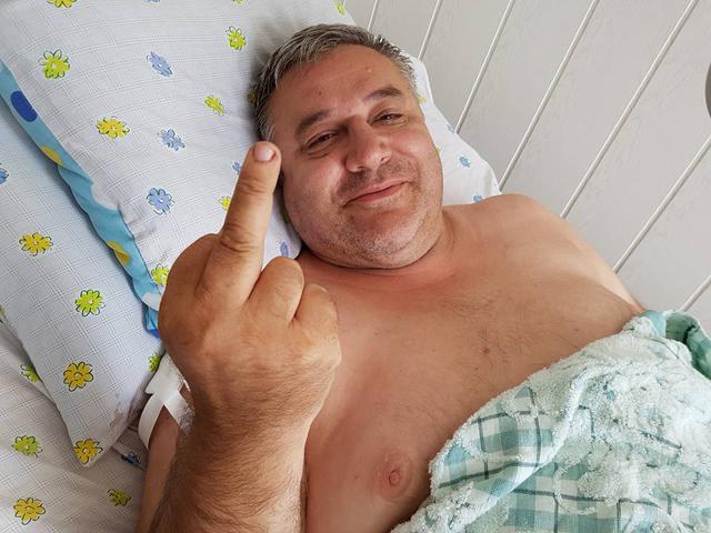 Получив пули в живот, плечо и ногу, Саакян сумел ранить троих бандитов и, вероятно, убить четвертого, - журналист Курбатов 01