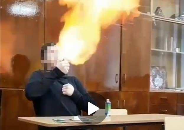 Харьковский школьник устроил на уроке фаер-шоу, родителей вызвали в полицию 01