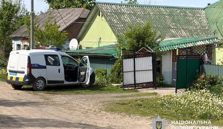 Чоловік вбив поліцейського під час перевірки документів та втік: стрільця шукають