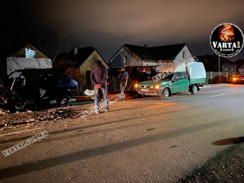 У потрійній ДТП на Львівщині загинуло двоє людей 13