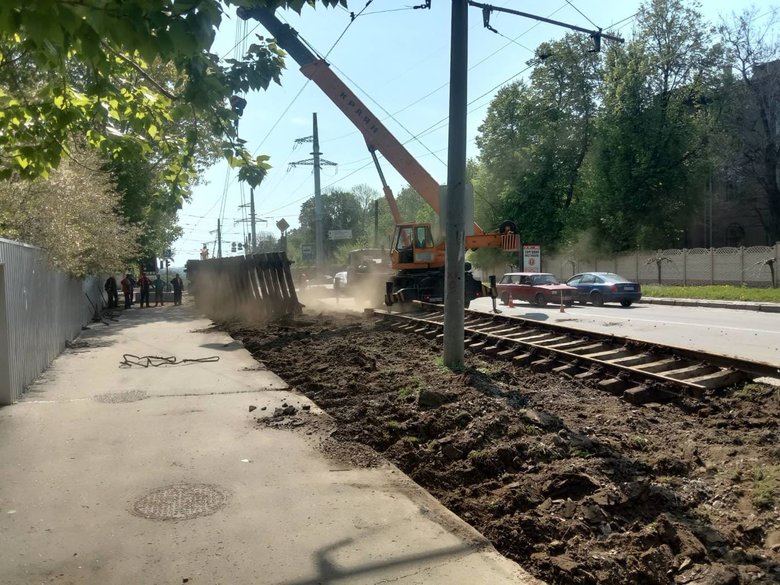 Из-за российских обстрелов в Харькове не осталось ни одного трамвая, уничтожены подстанции, разрушено депо, - горсовет 01