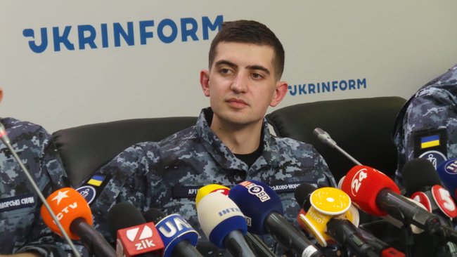 Пресконференція звільнених з російського полону моряків 11
