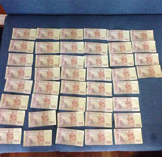Банду наркодилерів із психотропами на 1 млн гривень і арсеналом зброї затримали в Кропивницькому 09