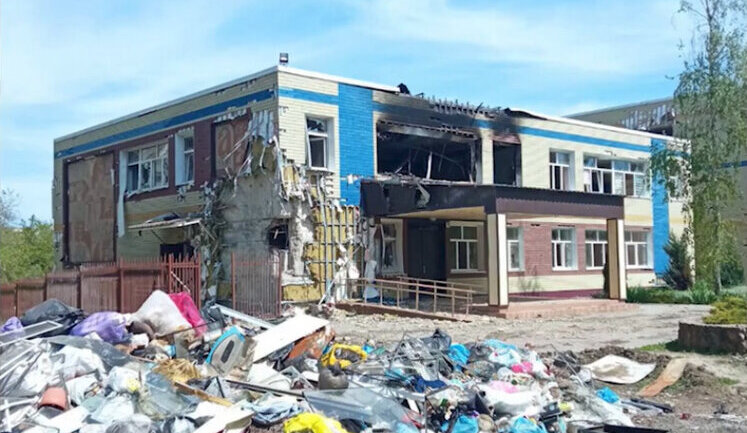 В результате полномасштабной агрессии России в Украине повреждено 2104 учебных заведения, из них 215 полностью уничтожено