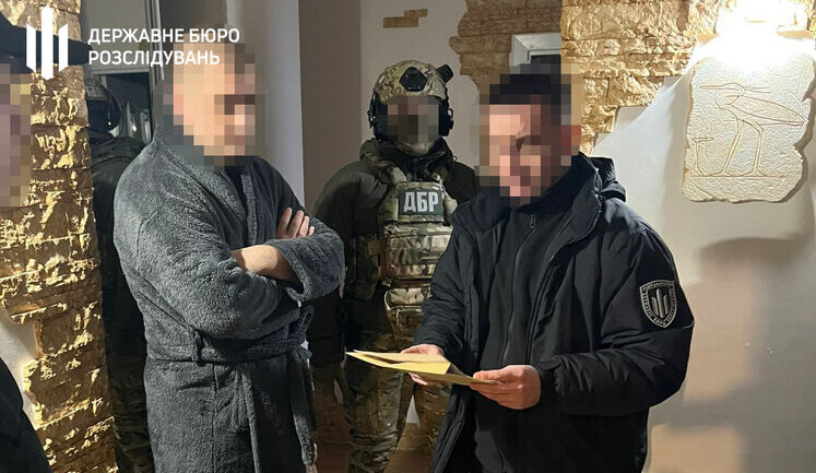 Заместитель командира воинской части в Днепропетровской области присвоил приборы ночного видения на 4 млн грн, - ГБР. ФОТОрепортаж