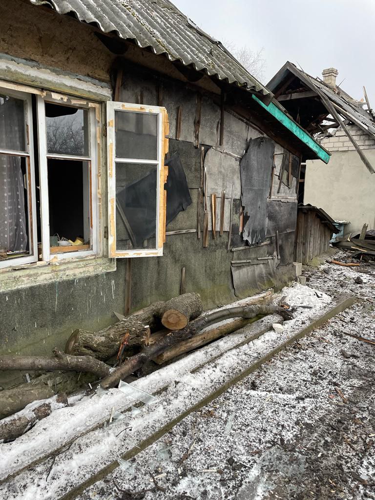 Враг применил Смерчи с осколочно-фугасной боевой частью по Кураховской громаде, жилые кварталы Авдеевки обстреляны из артиллерии, - ОВА 03