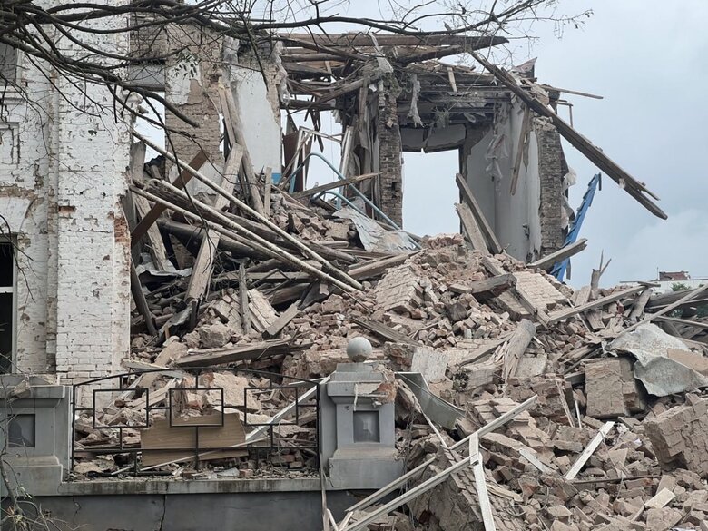 Ворог ударив керованою авіабомбою під час видачі гуманітарної допомоги в Оріхові. 4 людей загинули, 11 поранених (оновлено) 02