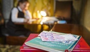 Практику витягування грошей у батьків на потреби школи необхідно припинити, - освітній омбудсмен Горбачов