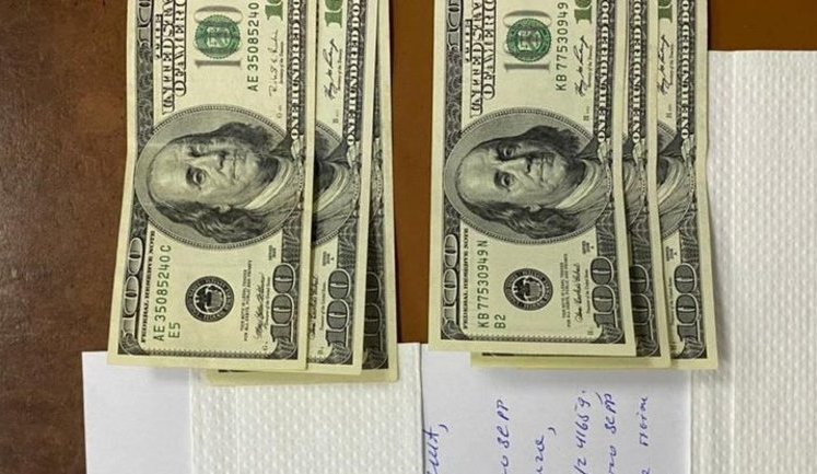 Мер Чернігова Атрошенко виплатив винагороду за вбитих та полонених окупантів. ФОТО