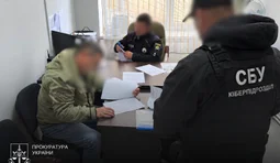 На Прикарпатті начальник ТЦК фіктивно "мобілізовував" чоловіків для виконання плану: його та заступника взяли під варту. ФОТО