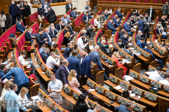 Присяга Аксенова под крики Ганьба!, беседа Власенко и Шуфрича, сообщение Шахову: Сергуня камасутру забрать? Или будешь изучать?, - работа ВР 19 мая 39