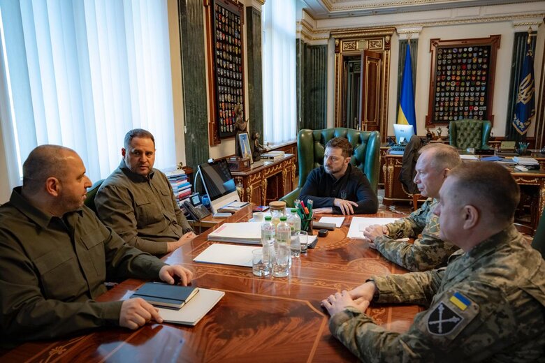 Сирський, Умєров та Єрмак на нараді у Зеленського