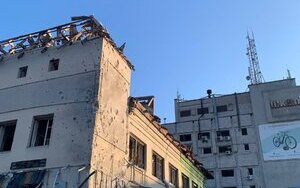 Ворог пошкодив сортувальний центр Укрпошти у Херсоні