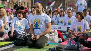 23 червня до Міжнародного дня йоги в Києві відбудетья "Марафон без метушні": планують встановити рекорд Європи. ФОТО