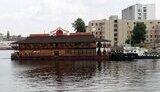 Милиция &amp;quot;угнала&amp;quot; плавучий ресторан &amp;quot;Мураками&amp;quot; с киевской набережной. ФОТОрепортаж.