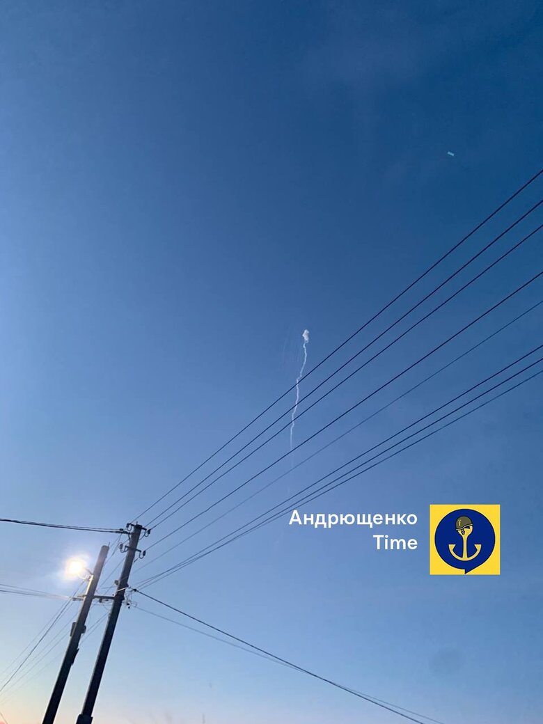 Explosions are heard in occupied Mariupol 01