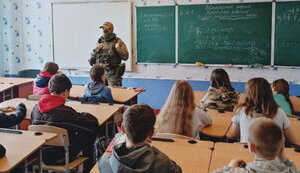 Ruscists agitate ninth-graders to sign contracts with the Russian army after school in Luhansk region