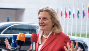 Санкції з Росії не можуть бути зняті через відсутність прогресу у виконанні Мінських домовленостей, - глава МЗС Австрії Кнайсль