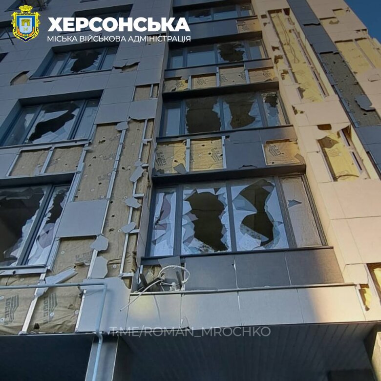 Наслідки ворожих обстрілів Херсону 02 Наслідки ворожих обстрілів Херсону 02