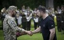 Зеленський вручив нагороди з нагоди Дня Конституції