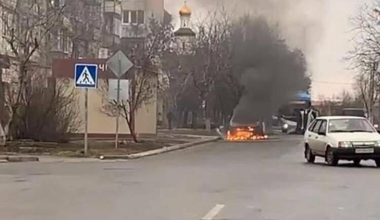 Війська РФ обстрілюють дорогу на Прилуки: б'ють по цивільних авто, - міськрада Ічні