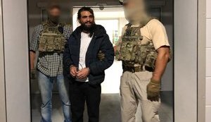 Прокуратура показала фото экстрадиции наркобарона Сильвера в Израиль. ФОТО