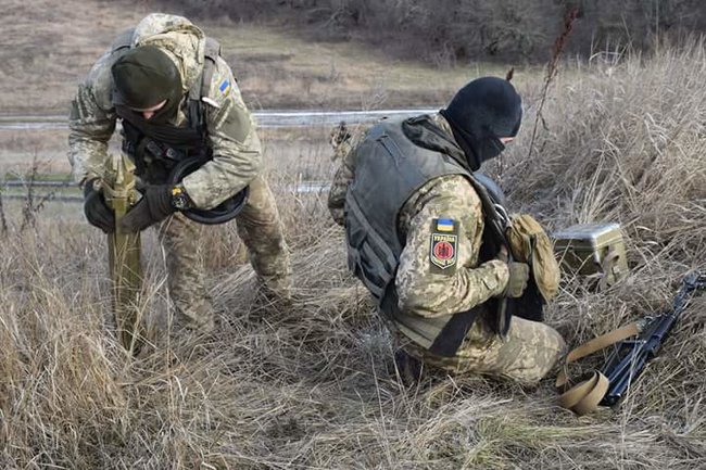 Розвідники-артилеристи провели тактичні навчання на Луганщині 04