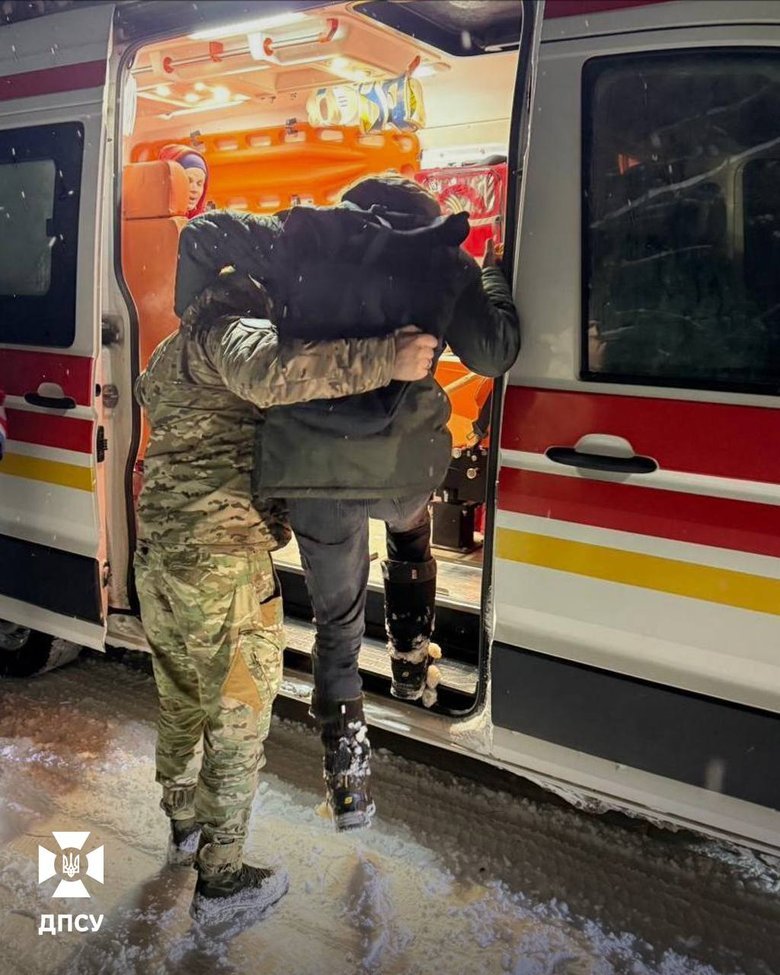 На Рівненщині прикордонники врятували двох чоловіків