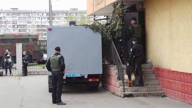 Торнадовцев доставили в Оболонский райсуд Киева 06 Торнадовцев доставили в Оболонский райсуд Киева 06