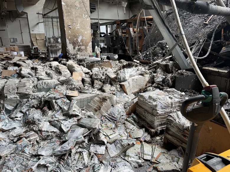 Російська ракета знищила понад пів мільйона книг і підручників у друкарні