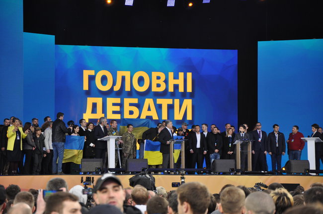 Річниця дебатів на стадіоні з Порошенком: на які свої запитання не зможе відповісти президент Зеленський? 03
