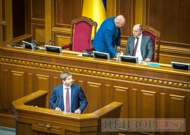 Зрада Дорна, сутичка через російську мову, звіт Вовка і пасьянс депутатських карток Опоблоку, - робочий день Ради 12 квітня 11 Зрада Дорна, сутичка через російську мову, звіт Вовка і пасьянс депутатських карток Опоблоку, - робочий день Ради 12 квітня 11