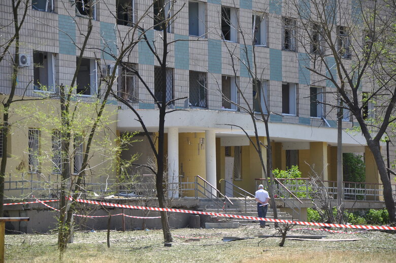 Consequences of shelling in Desnyansky district of Kyiv 09