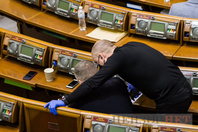 Книга про чекістів для Папієва, Шуфрич обговорює купівлю картини, слуги народу обурюються через протести ФОПів: 100% це охлократія, - день роботи ВР 4 грудня 38