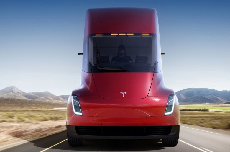 Tesla запустить серійне виробництво елетровантажівок уже цього року