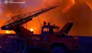 Россияне атаковали спасателей на Днепропетровщине: уничтожен пожарный автомобиль. ФОТОРЕПОРТАЖ
