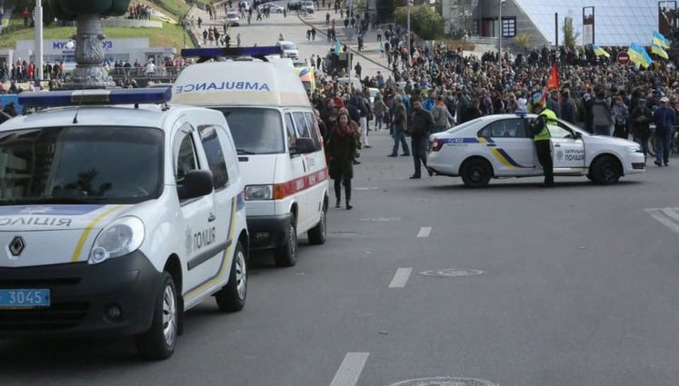 About 10,000 people protested against signing of ‘Steinmeier formula’ on Sunday. PHOTOS