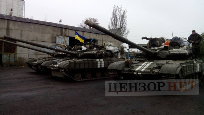 Командир танкового екіпажу 51-ої бригади Богдан Макаров: Одним снарядом ми влучили прямісінько в одну групу мінометів і знищили її. Тоді ми знешкодили від 30 до 35 осіб. Якби ще працював мій командирський кулемет… 08