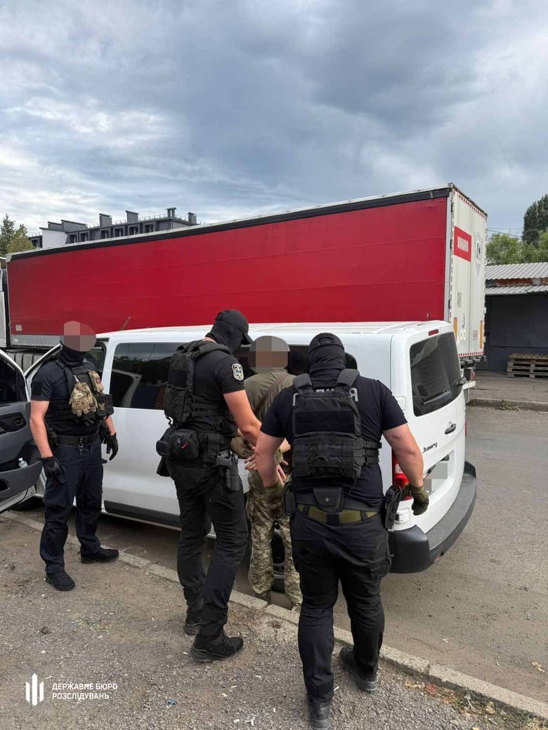 На Закарпатті ДБР викрило військовослужбовця ТЦК на хабарі