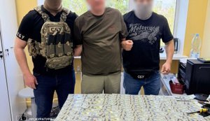 Завідувача відділення та лікаря-психіатра затримали за вимагання $25 тис. у пацієнта, який має підстави для інвалідності, - прокуратура Києва. ФОТО