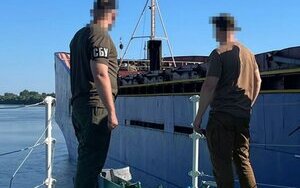 СБУ затримала капітана вантажного судна, який допомагав окупантам в Криму