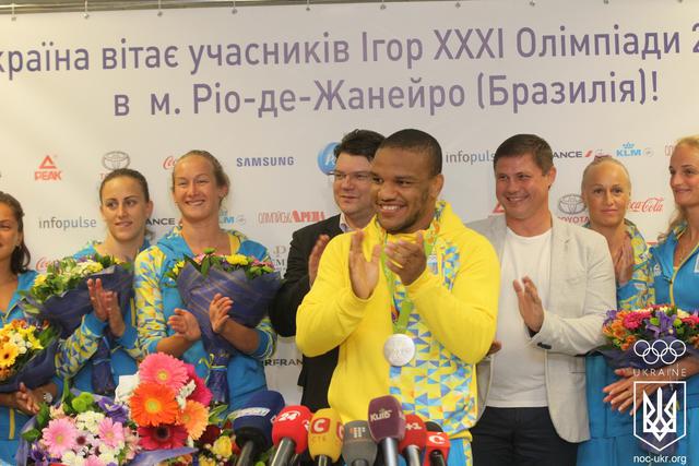 борисполь аэропорт встреча олимпийцы беленюк