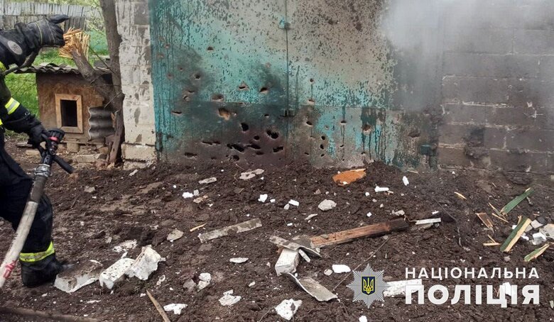 Наслідки обстрілів Донеччини: росіяни завдали ударів по житлових кварталах 06