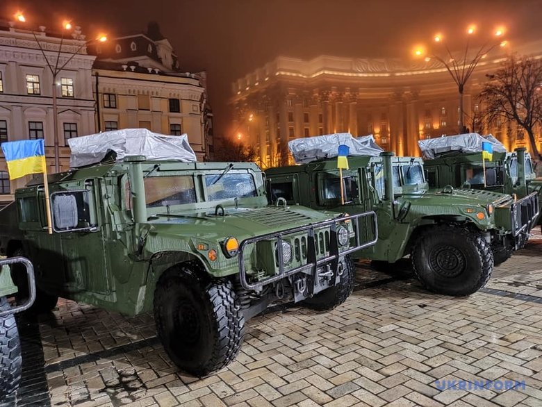 3-й отдельный полк спецназа получил 13 легких бронированных автомобилей HMMWV 09