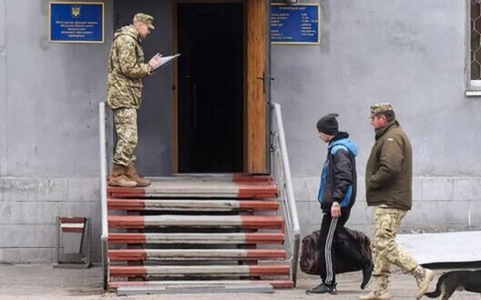 Бронювання від мобілізації: Через паузу підприємства можуть втратити працівників