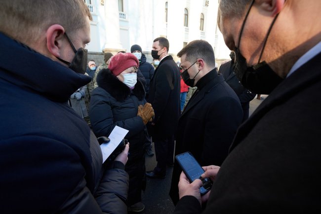 Zelenskyi honors servicepersons who died for Ukraines independence 05