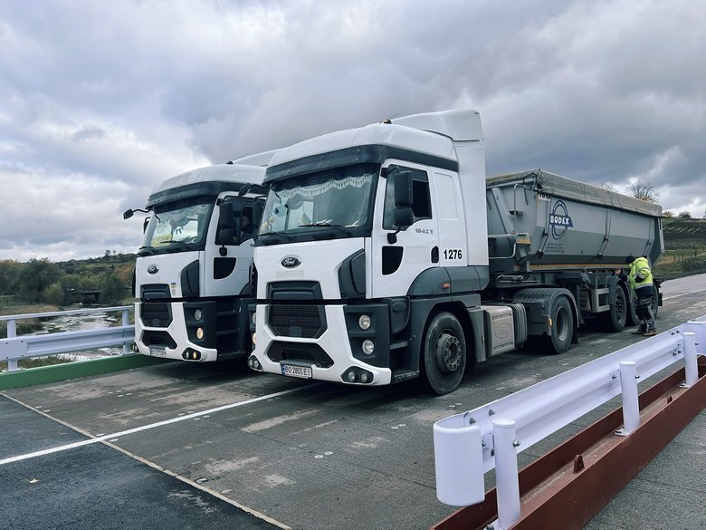 На Тернопільщині встановили перший в Україні японський модульний міст