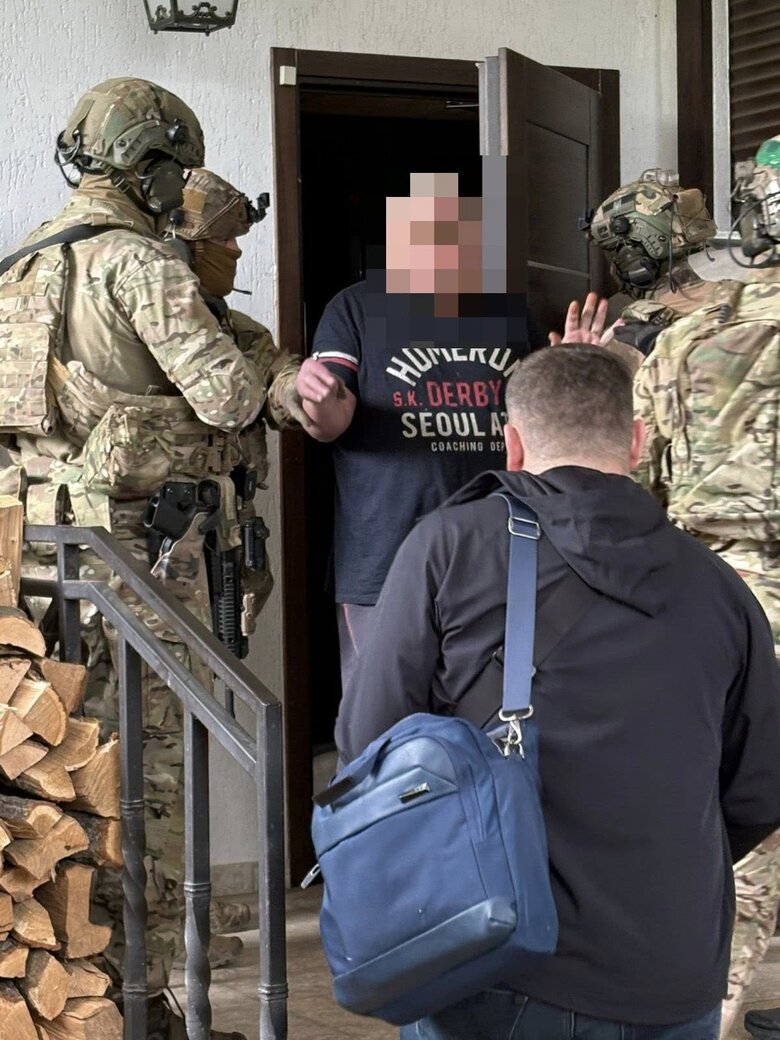 підозра постачальнику гвинтівок