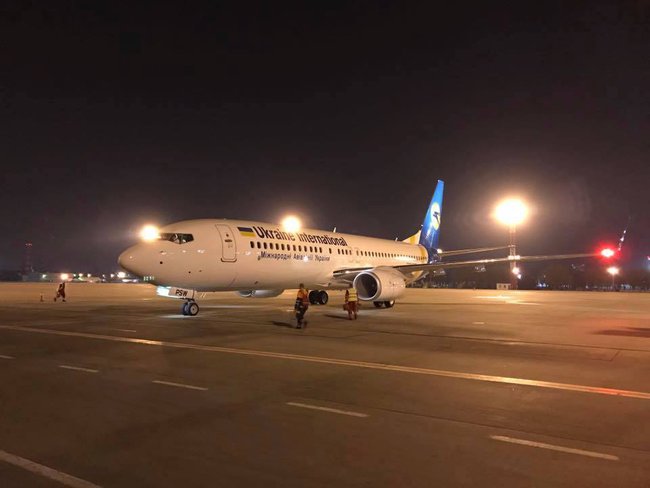 МАУ получила новый самолет Boeing 737-800 NG 01