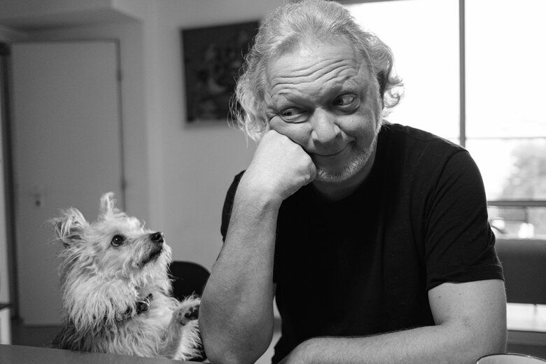 Автор Масяни Олег Куваев: Мульт о Мариубурге? Нужно было взять происходящее в Мариуполе и перенести это на мой родной Петербург. Дать людям почувствовать: это ваши дети сидят в метро, ваши родственники гибнут, ваши дома взрываются! 01